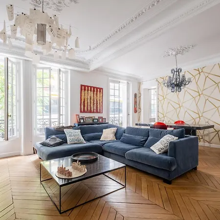 Veeve - Gloriously Geometric Apartment Paris