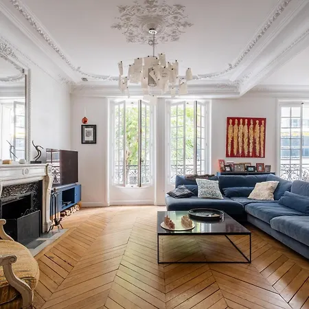 Veeve - Gloriously Geometric Apartment Paris